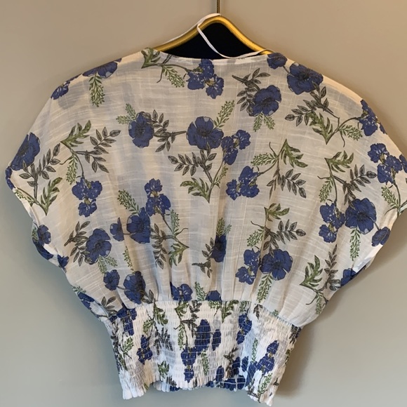 Blouse cotton blend floral pattern for spring and summer wear - Picture 2 of 3